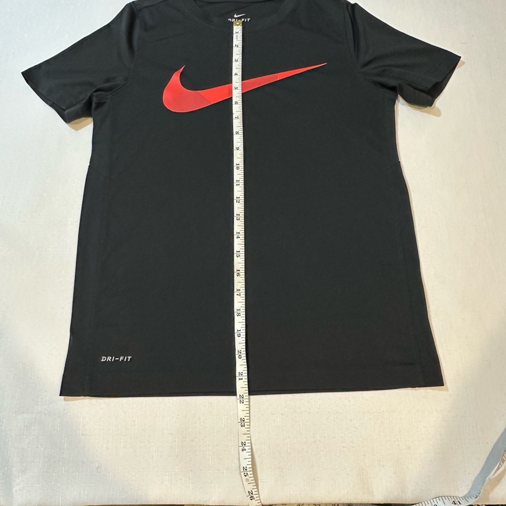 Nike Dri‑FIT T‑Shirt • Black/Red Swoosh • Men’s Large - Picture 5 of 12